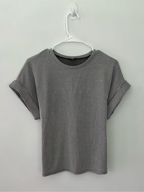 Express Women’s Stripe Ribbed Tie-Waist Top Black/White Size Small
